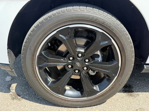Used 2023 Ford Expedition Limited AWD/4WD image 11