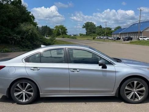 Used 2017 Subaru Legacy 2.5i Limited AWD/4WD image 11