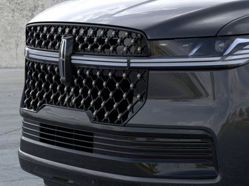 New 2026 Lincoln Navigator L Black Label AWD/4WD image 17