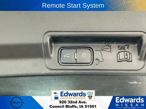 Used 2021 Ford Explorer XLT w/ Equipment Group 202A AWD/4WD image 13