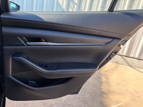 Used 2023 MAZDA MAZDA3 s image 30