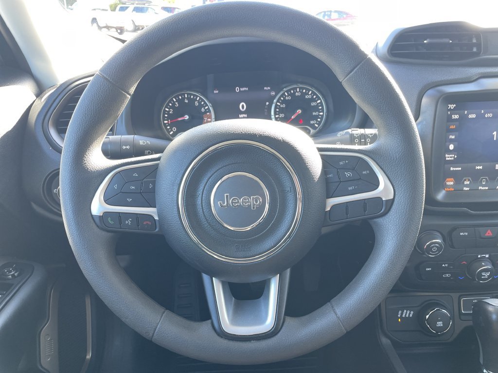Used 2023 Jeep Renegade Latitude AWD/4WD image 16