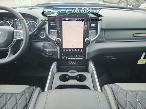 New 2025 RAM 2500 Big Horn AWD/4WD image 15