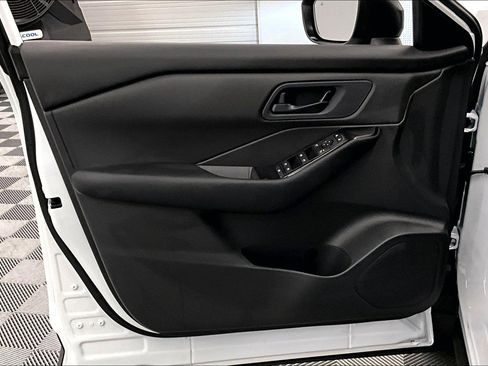 New 2025 Nissan Rogue S image 54