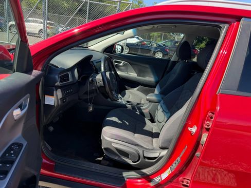 Used 2019 Kia Niro LX FWD image 24