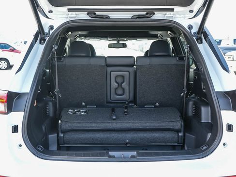 New 2026 Nissan Rogue Platinum AWD/4WD image 12