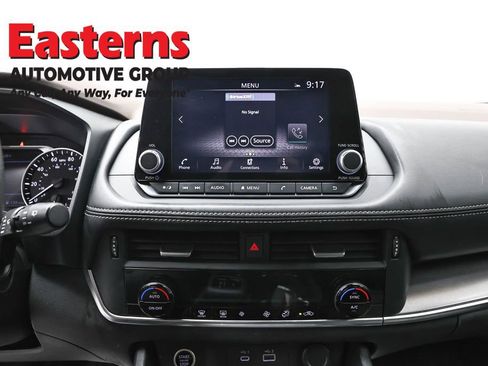 Used 2023 Nissan Rogue SV AWD/4WD image 11
