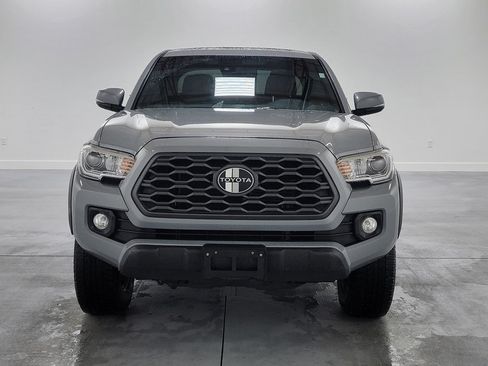 Used 2020 Toyota Tacoma TRD Off-Road w/ TRD Premium Off Road Package AWD/4WD image 3