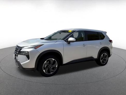 Used 2025 Nissan Rogue SV image 7