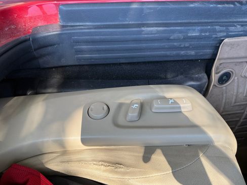 Used 2015 Toyota 4Runner SR5 AWD/4WD image 14
