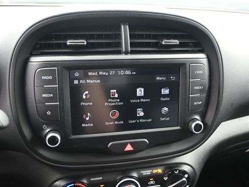 Used 2025 Kia Soul LX w/ LX Technology Package FWD image 16