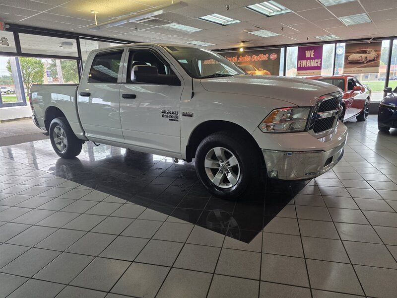 Used 2019 RAM 1500 Tradesman w/ Chrome Appearance Group AWD/4WD image 3