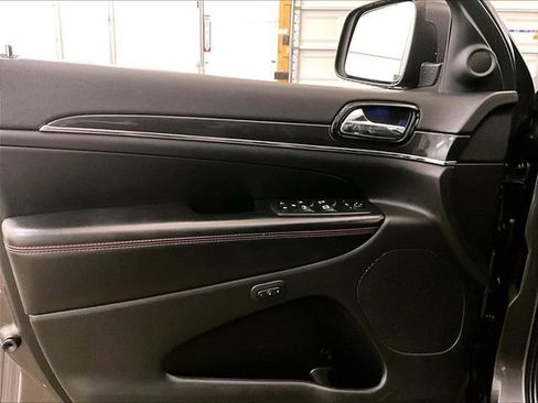 Used 2020 Jeep Grand Cherokee Trailhawk AWD/4WD image 23