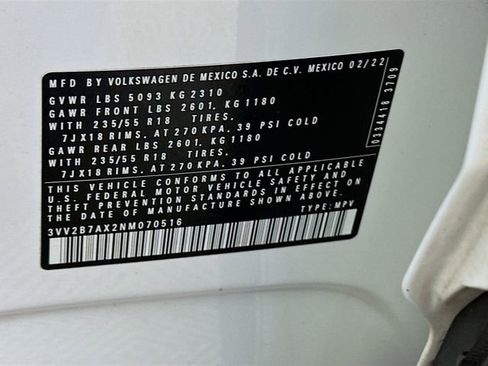 Used 2022 Volkswagen Tiguan SE image 32