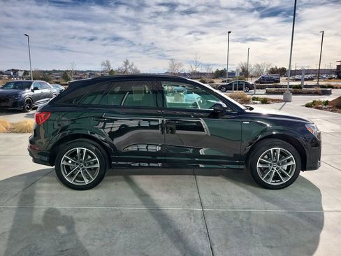 Used 2025 Audi Q3 2.0T Premium w/ Convenience Package image 2