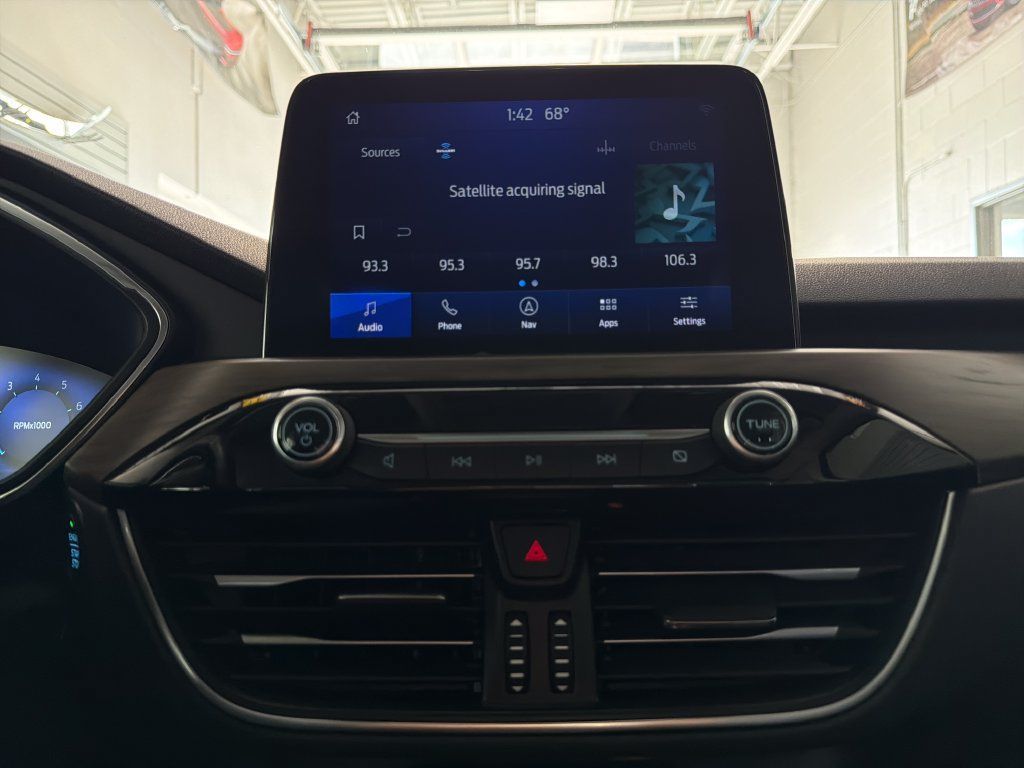 Used 2020 Ford Escape Titanium AWD/4WD image 7