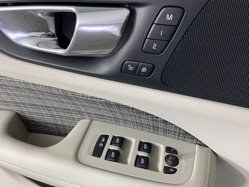 Used 2020 Volvo V60 T5 Cross Country image 21