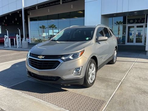 Used 2018 Chevrolet Equinox LT FWD image 3