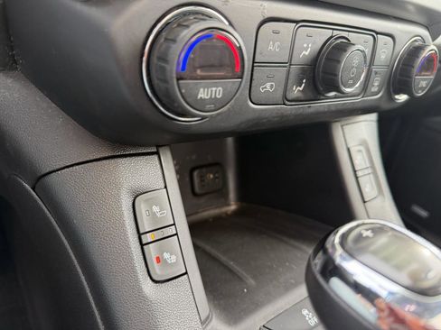 Used 2019 GMC Acadia SLT FWD image 27