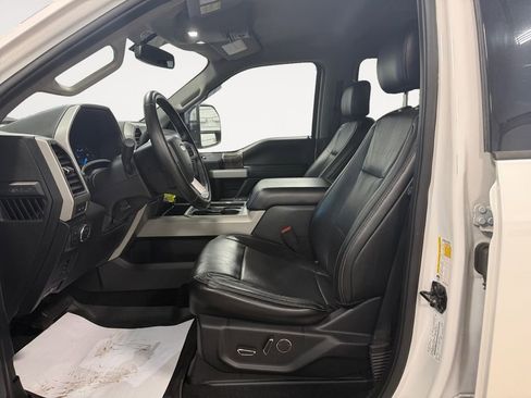 Used 2019 Ford F250 Lariat w/ Chrome Package image 11