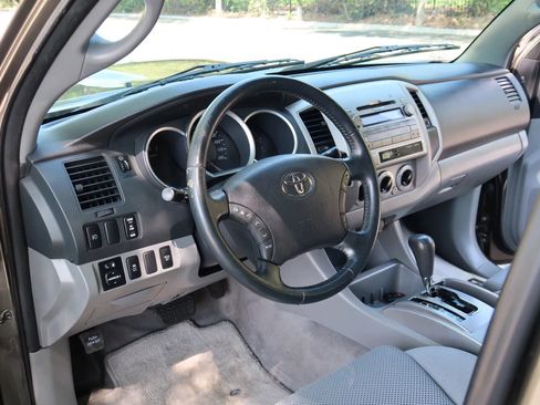 Used 2009 Toyota Tacoma PreRunner image 10