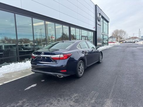 Used 2017 Lexus ES 350 w/ Luxury Package image 3