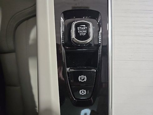 New 2026 Volvo XC60 B5 Ultra w/ Protection Package Premier AWD/4WD image 13
