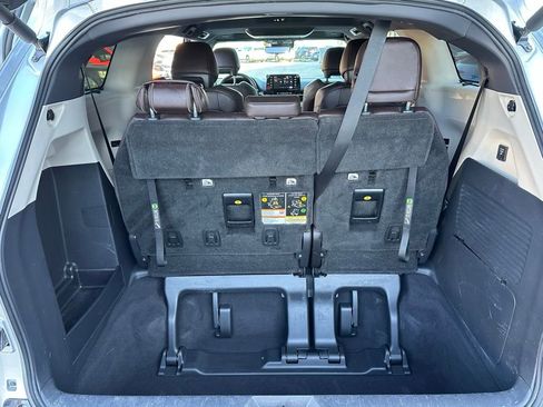 Used 2022 Toyota Sienna Platinum image 30
