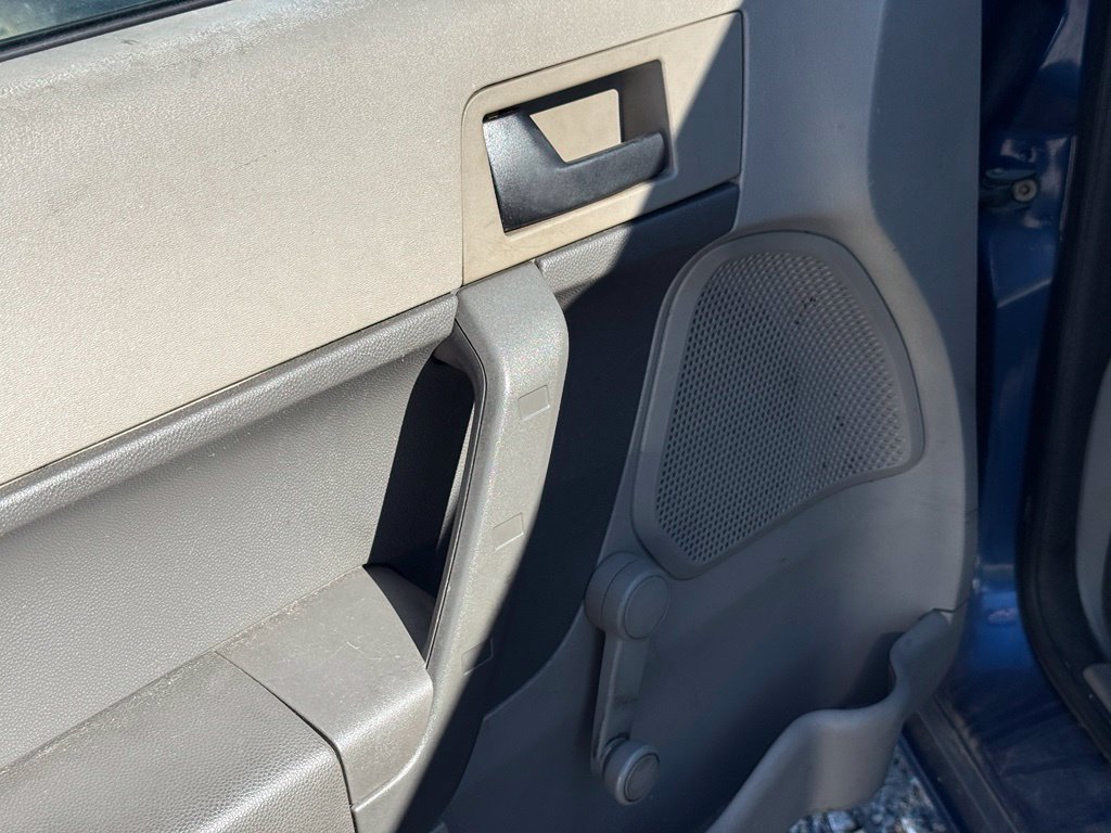 Used 2008 Ford Focus S FWD image 11