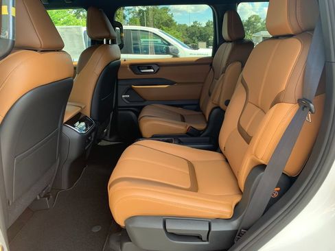 New 2026 Nissan Armada SL w/ Captain's Chari Seat Package AWD/4WD image 10