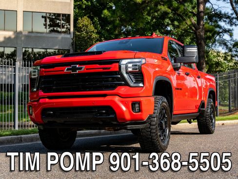 Used 2024 Chevrolet Silverado 2500 LTZ w/ LTZ Plus Package AWD/4WD image 2