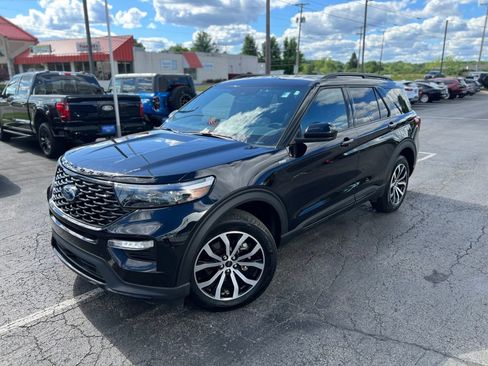 Certified 2023 Ford Explorer ST-Line AWD/4WD image 18