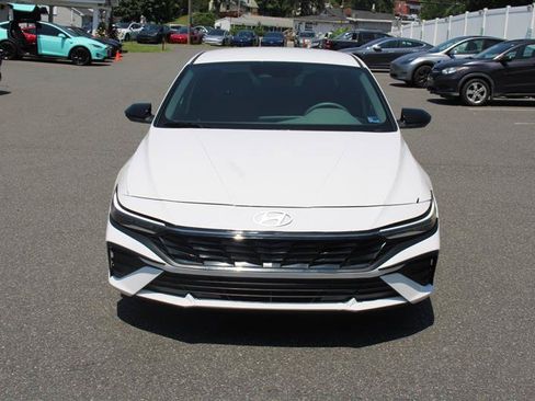Used 2026 Hyundai Elantra Sport FWD image 3