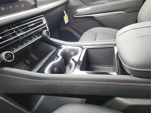 New 2026 Chevrolet Traverse LT w/ Midnight/Sport Edition image 25