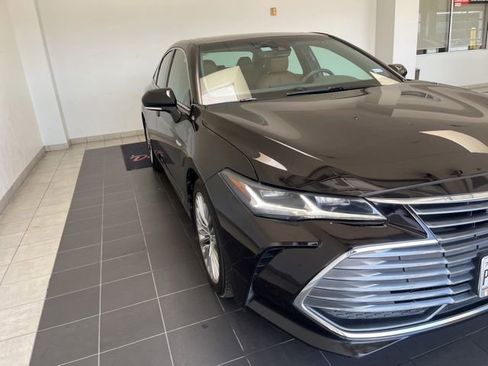 Used 2019 Toyota Avalon Limited FWD image 5