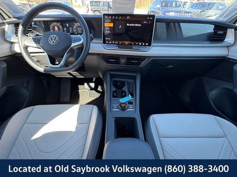 Used 2025 Volkswagen Tiguan SE AWD/4WD image 14