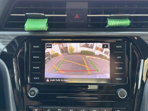 Used 2020 Volkswagen Passat 2.0T R-Line FWD image 30