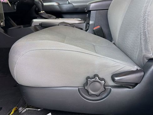 Used 2017 Toyota Tacoma SR5 image 21