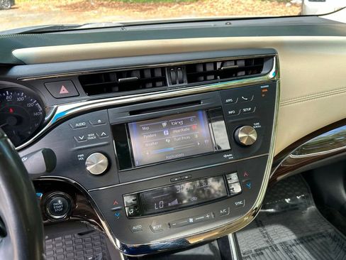 Used 2014 Toyota Avalon XLE Touring FWD image 19