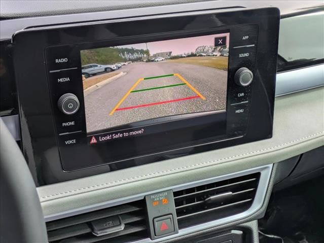 New 2026 Volkswagen Taos SE AWD/4WD image 14