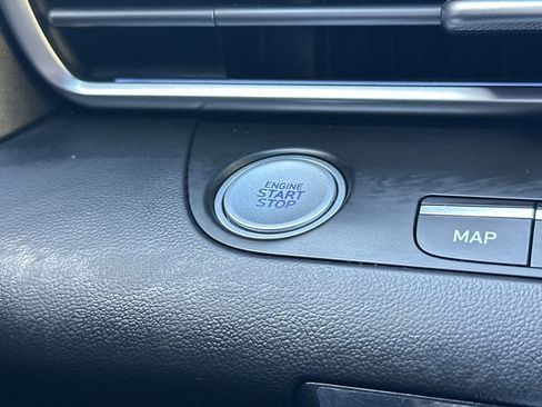 Used 2024 Hyundai Elantra SEL w/ Convenience Package image 23