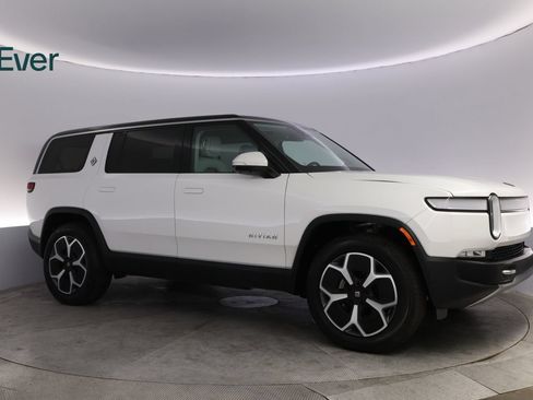 Used 2024 Rivian R1S Adventure AWD/4WD image 14