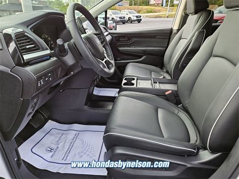 New 2026 Honda Odyssey Touring image 5