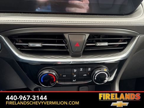 Certified 2025 Buick Encore GX Sport Touring FWD image 21