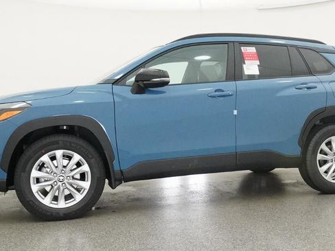 New 2026 Toyota Corolla Cross LE FWD image 18