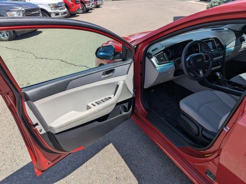 Used 2018 Hyundai Sonata SE FWD image 8