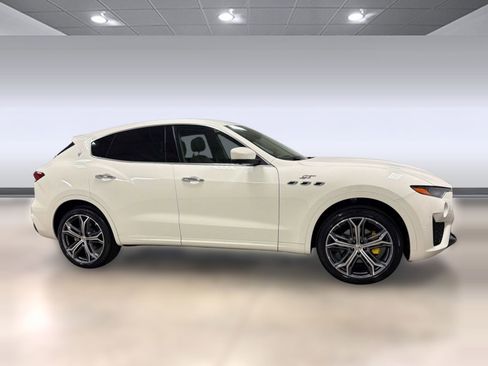 Used 2022 Maserati Levante GT AWD/4WD image 8
