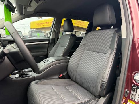 Used 2015 Toyota Highlander Plus image 6