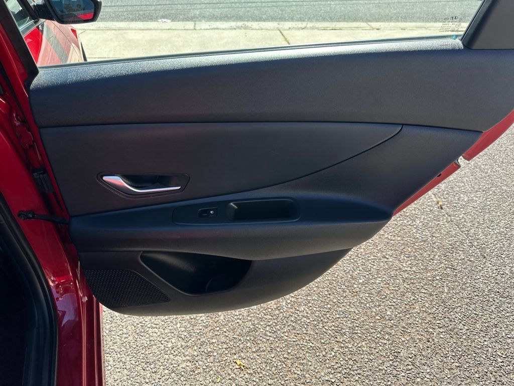 Used 2022 Hyundai Elantra SEL FWD image 22