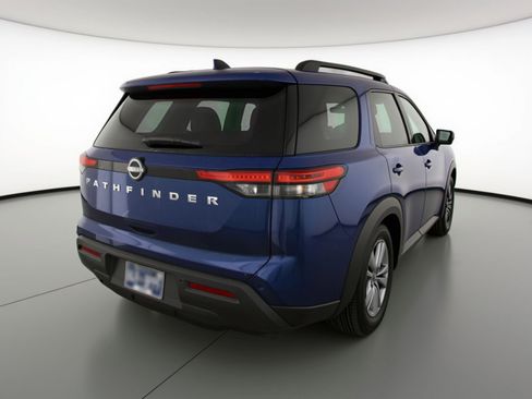 Used 2025 Nissan Pathfinder SV image 9
